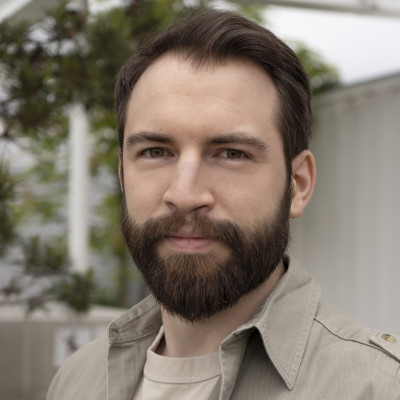 Headshot of Konstantin Emil Thiel